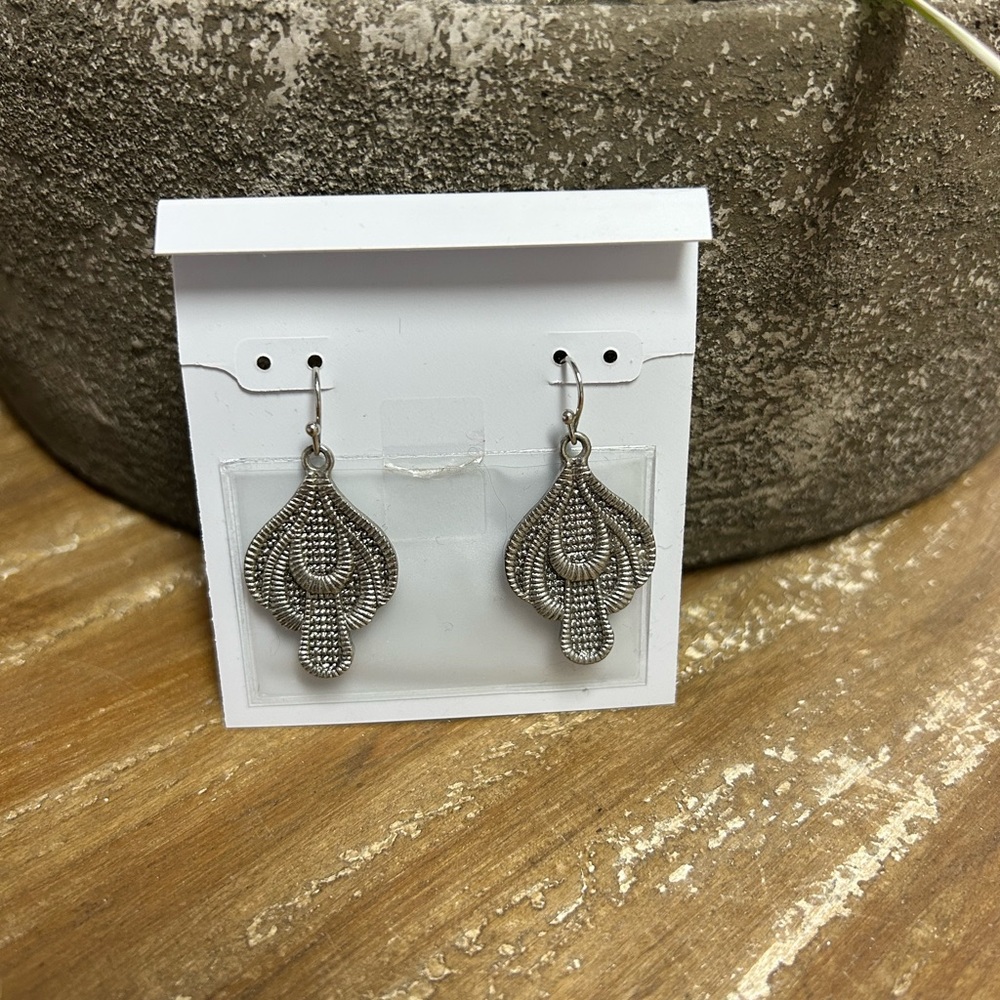 Earrings - Picture 2 of 2